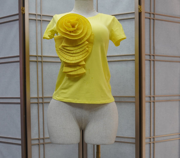 Large Flower Decor Top / T-shirt