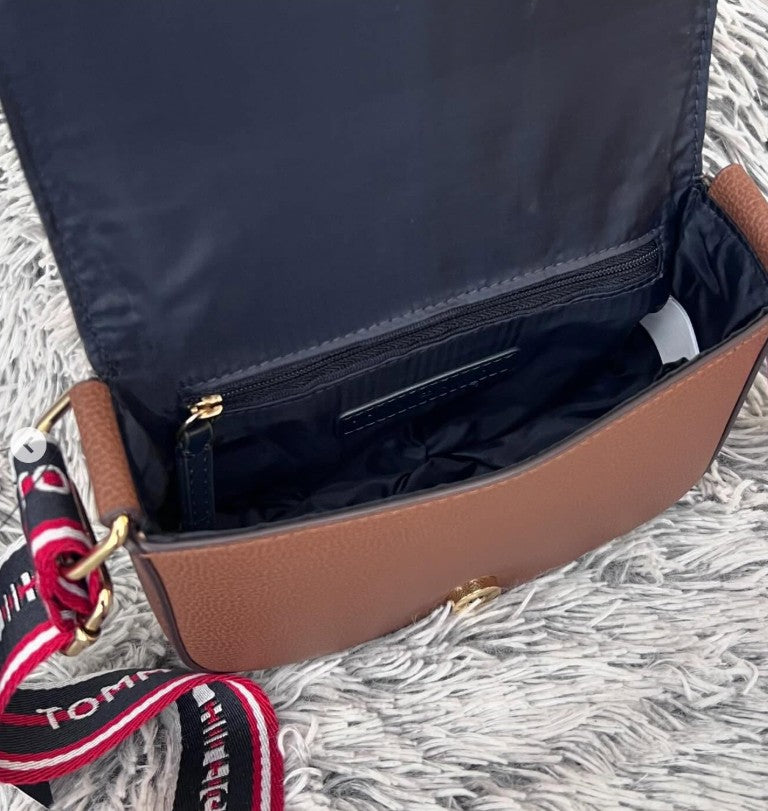 Tommy Hilfiger Womens Crossbody Brown purse TH Logo NWT - Gold Li Flap