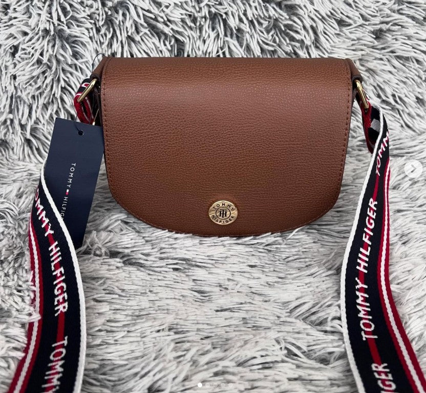 Tommy Hilfiger Womens Crossbody Brown purse TH Logo NWT - Gold Li Flap